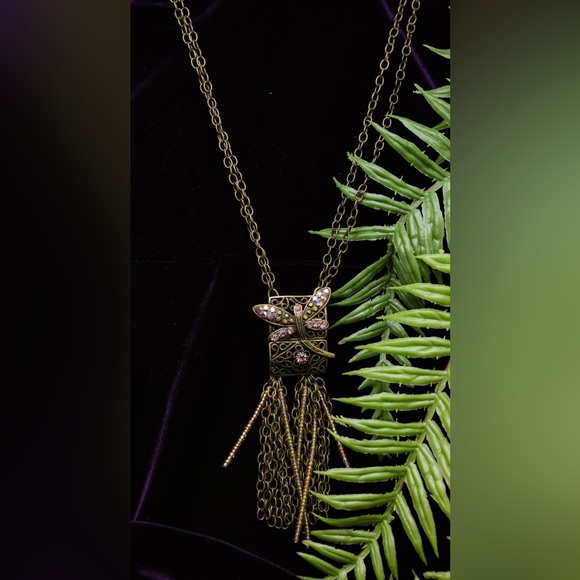 Dragonfly metal, gemstones and beaded necklace. - Picture 2 of 3